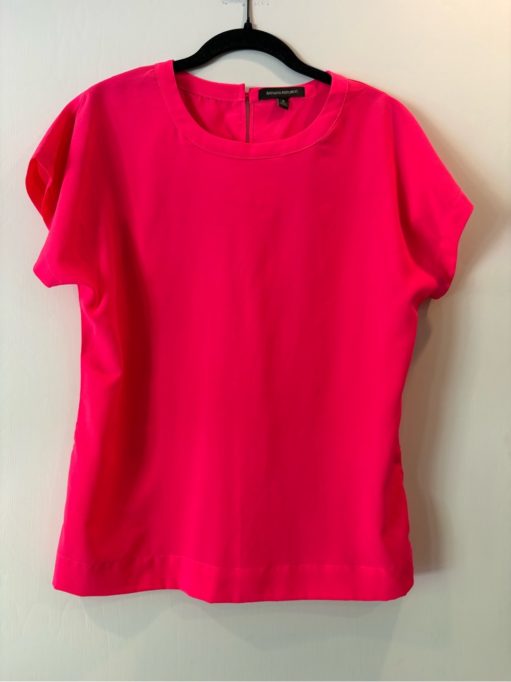 Banana Republic Women’s Hot Pink Short Sleeve Blouse